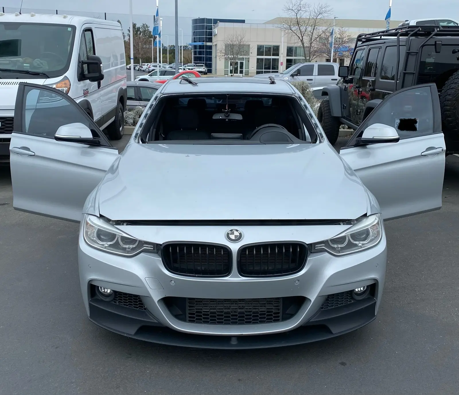 Windshield replacement on BMW 3 Series